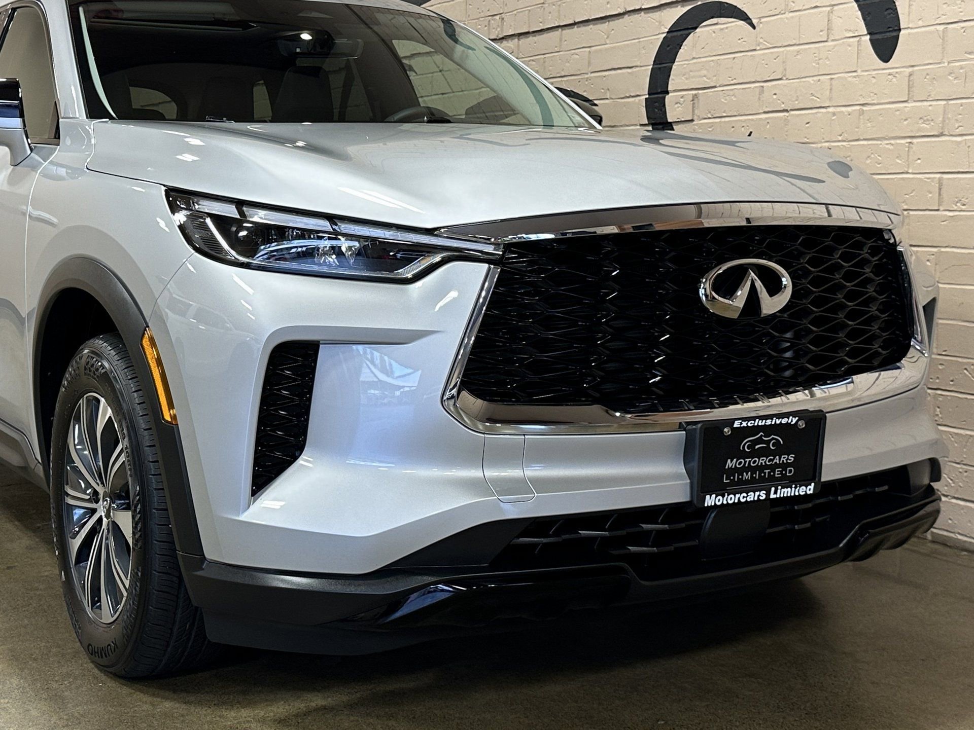 Used 2023 INFINITI QX60 Pure image 10