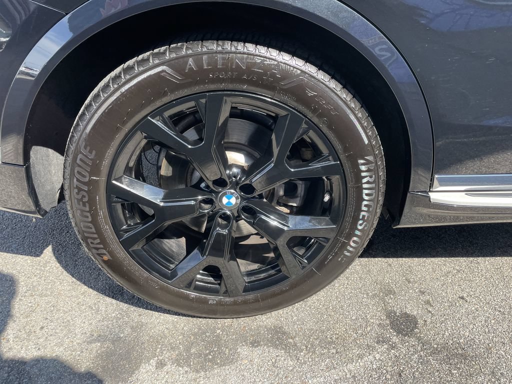 Used 2023 BMW X7 xDrive40i w/ Premium Package AWD/4WD image 12