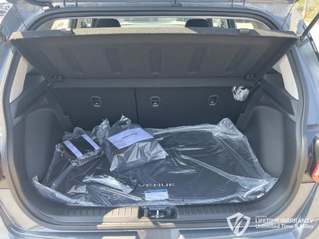 New 2026 Hyundai Venue SEL FWD image 12