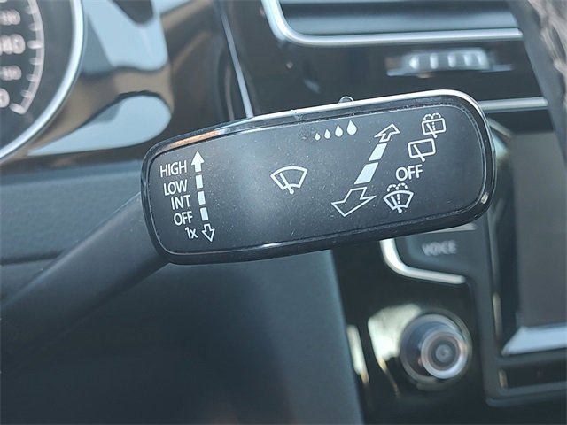 Used 2015 Volkswagen Golf SEL image 24