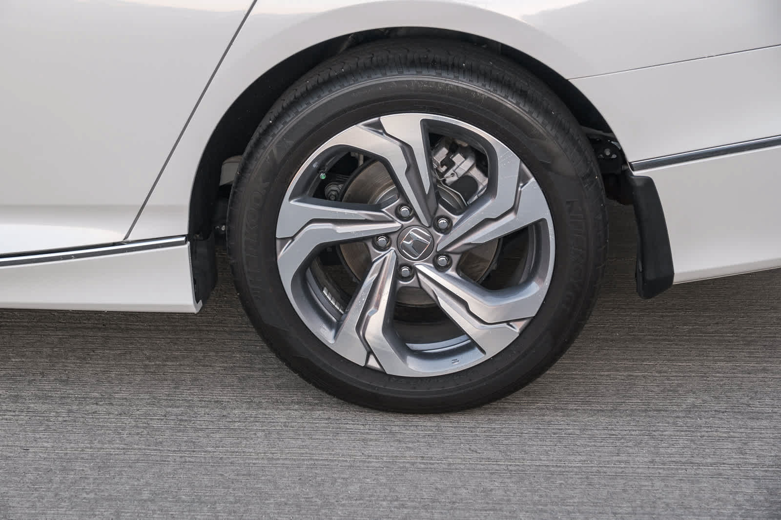 Used 2020 Honda Accord EX-L image 9
