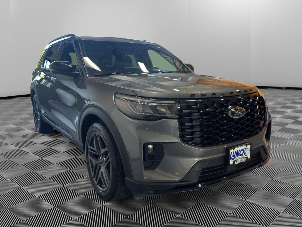 Used 2025 Ford Explorer ST AWD/4WD image 7
