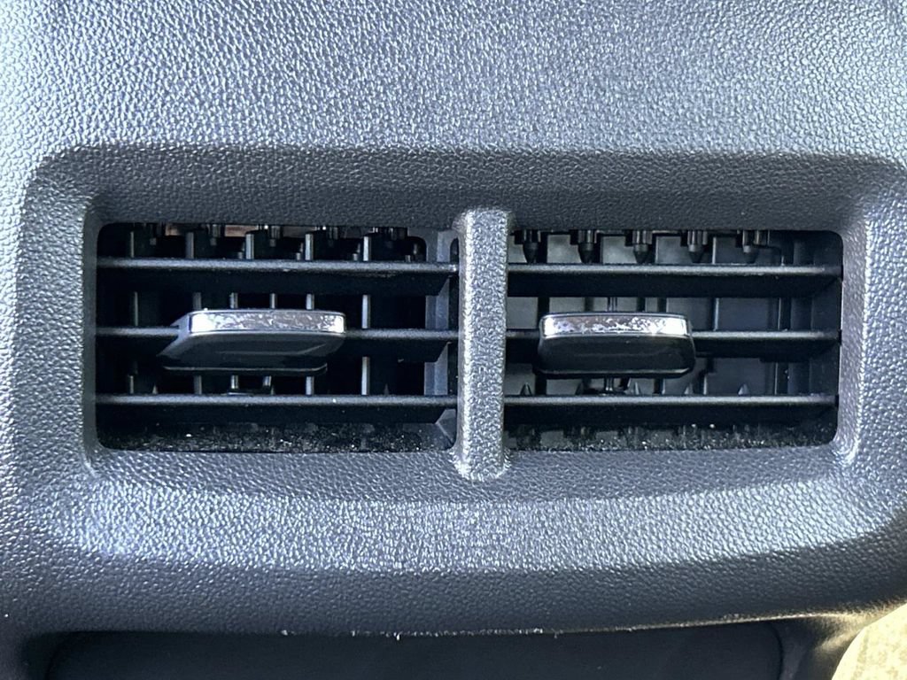 Used 2023 Chevrolet Equinox Premier AWD/4WD image 20