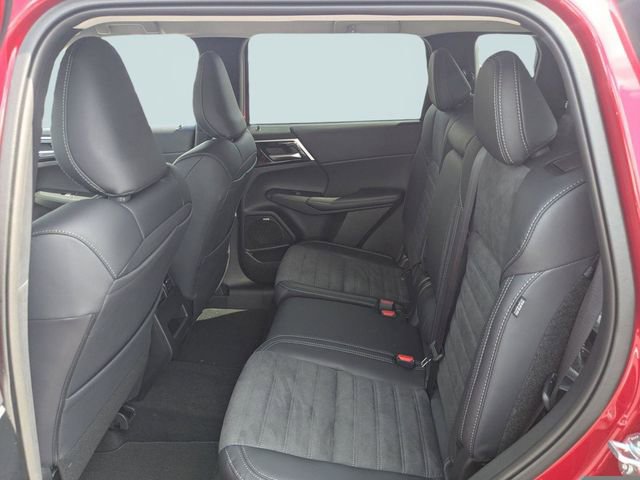 New 2026 Mitsubishi Outlander SE FWD image 13
