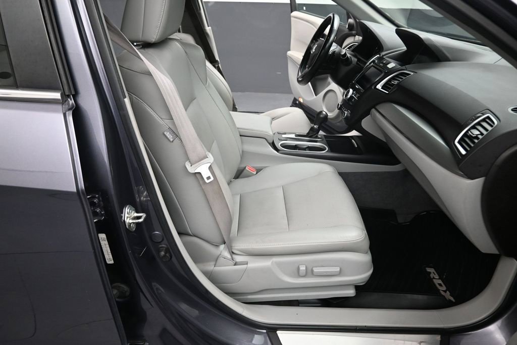Used 2018 Acura RDX w/ Technology Package AWD/4WD image 16