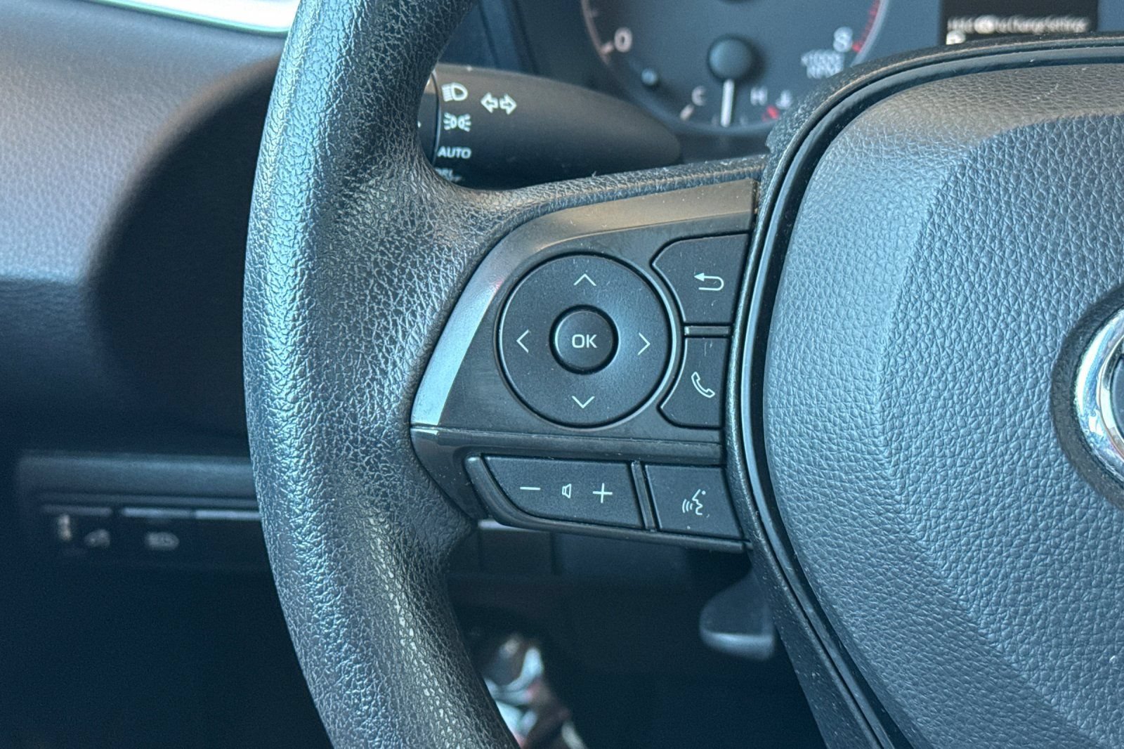 Certified 2024 Toyota Corolla LE FWD image 27