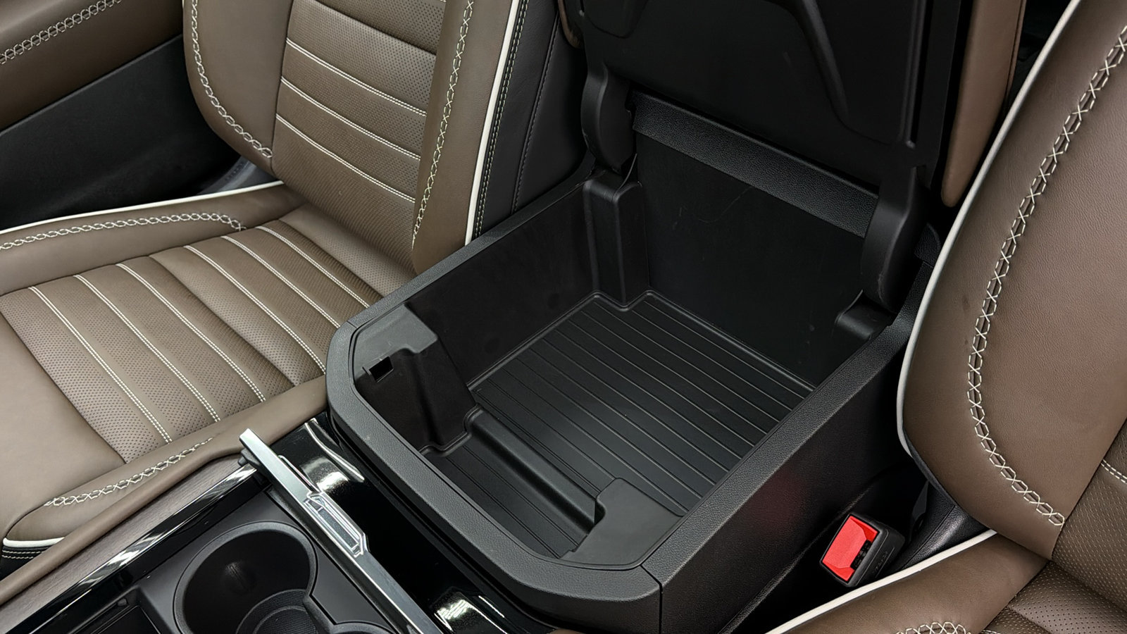 Used 2026 GMC Yukon XL Denali Ultimate w/ LPO, Floor Liner Package AWD/4WD image 24