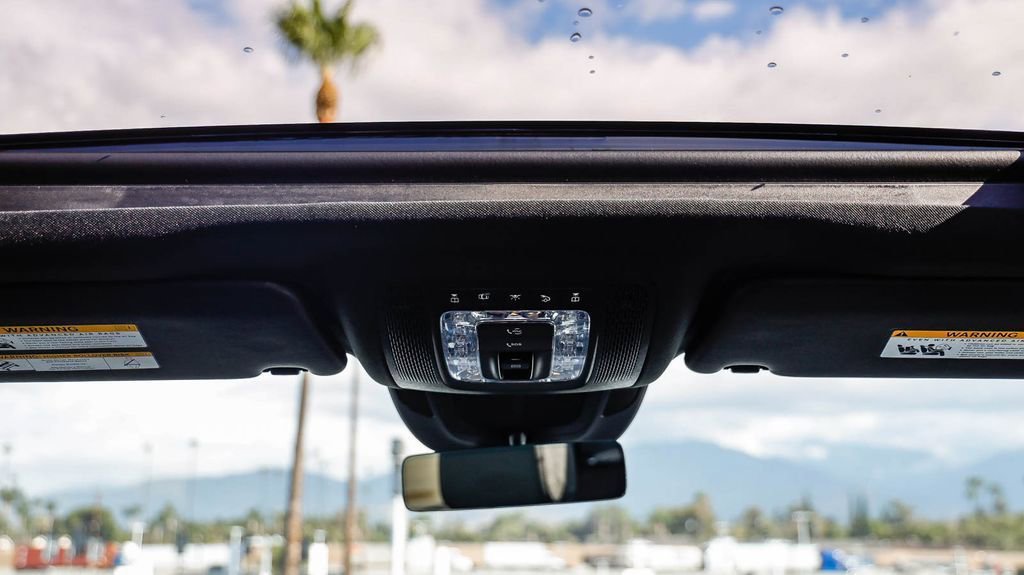 Used 2025 Mercedes-Benz GLE 450e 4MATIC image 17