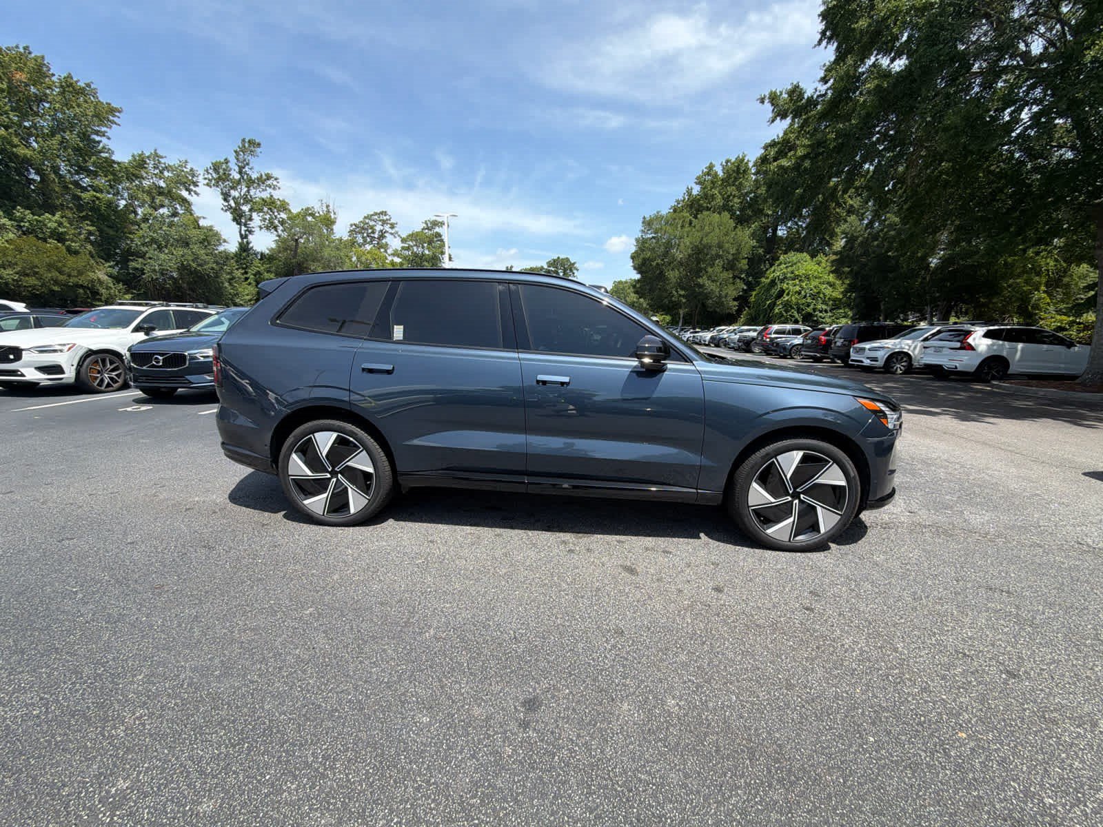 Used 2025 Volvo EX90 Ultra AWD/4WD image 15