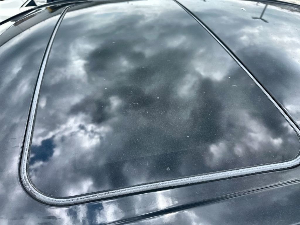 Used 2021 Toyota Camry SE w/ Convenience Package FWD image 8