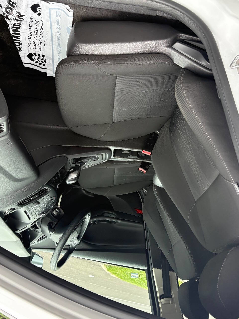 Used 2015 Ford Focus SE FWD image 28