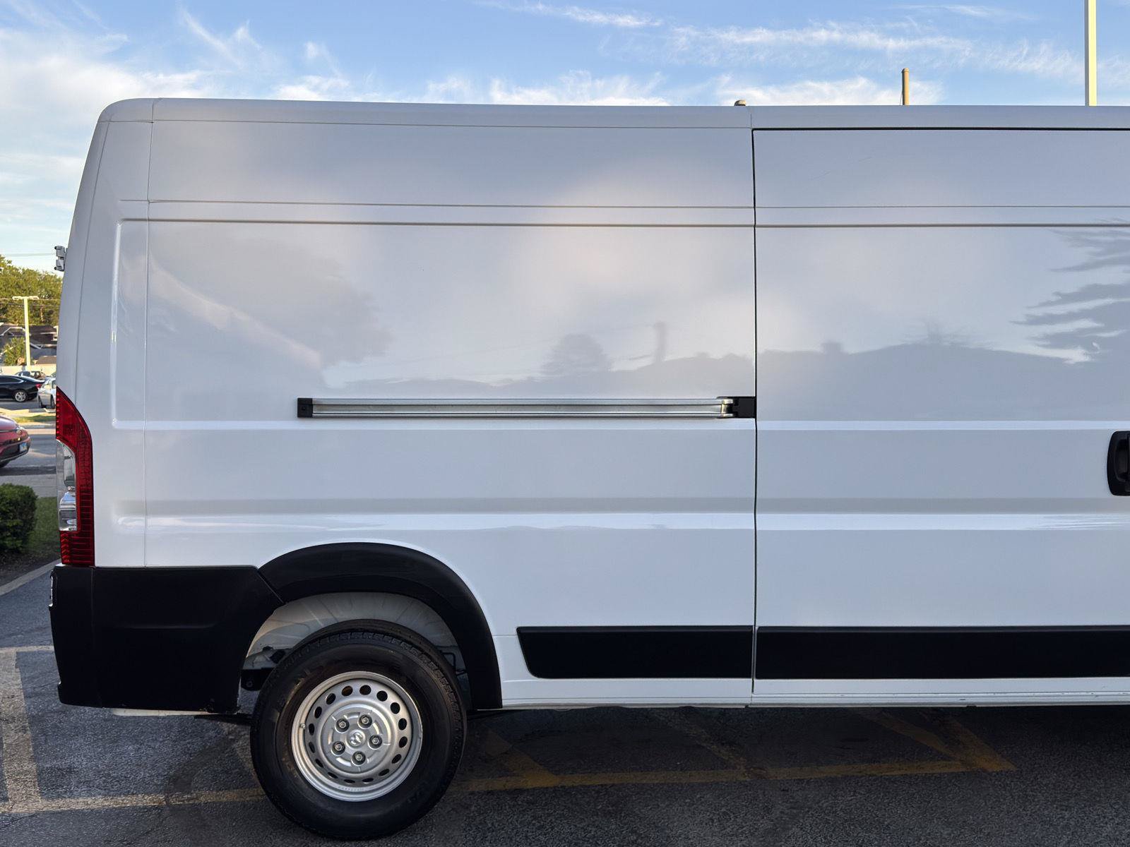 Used 2025 RAM ProMaster 2500 w/ Convenience Group FWD image 14