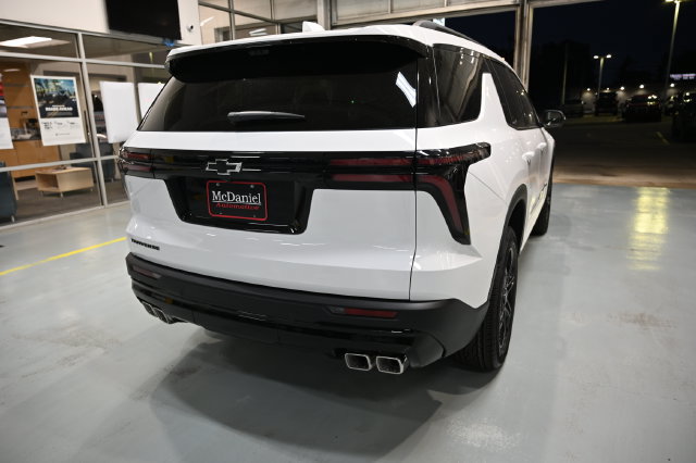 New 2027 Chevrolet Traverse LT w/ Midnight/Sport Edition FWD image 5