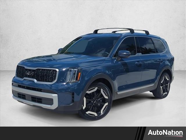 Used 2023 Kia Telluride EX w/ EX Captain's Chair Package image 1