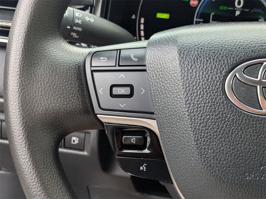 Used 2025 Toyota Camry LE image 25