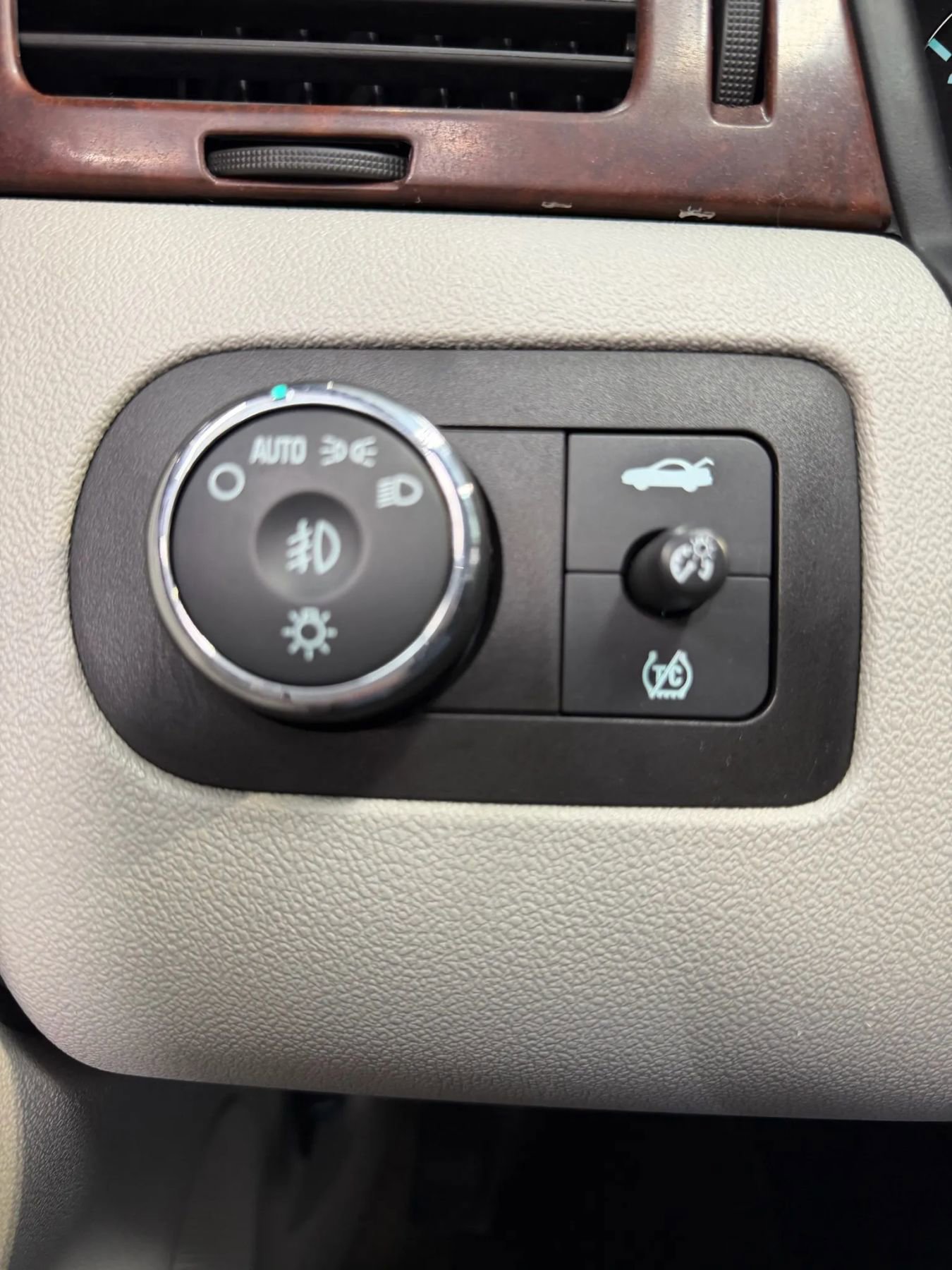 Used 2007 Chevrolet Impala LT image 23