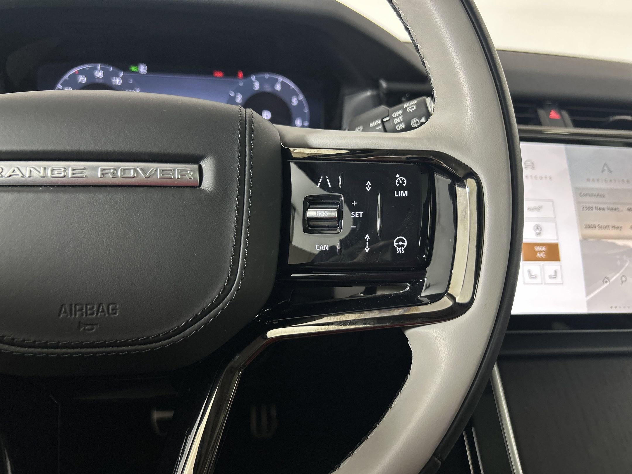 Used 2025 Land Rover Range Rover Velar Dynamic SE image 22