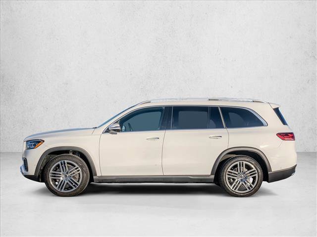 Used 2025 Mercedes-Benz GLS 450 4MATIC image 3