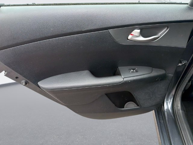 Used 2019 Kia Forte LXS FWD image 13