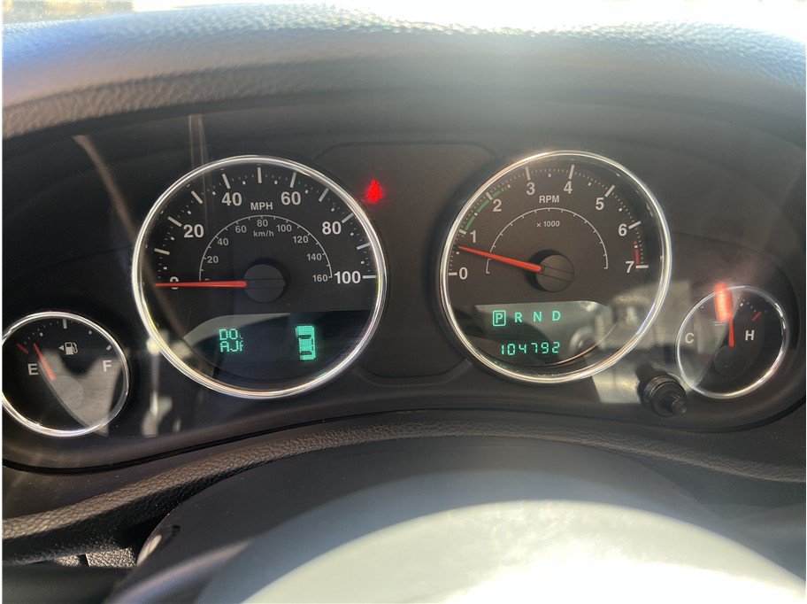 Used 2013 Jeep Wrangler Unlimited Rubicon w/ Connectivity Group AWD/4WD image 19