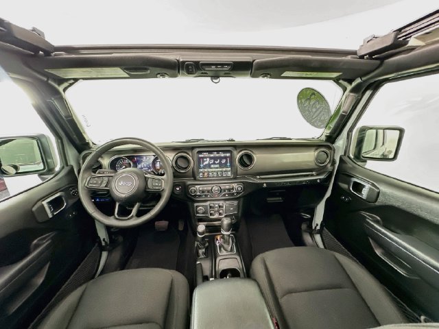 Used 2023 Jeep Wrangler Unlimited w/ Sun & Screen Package AWD/4WD image 3
