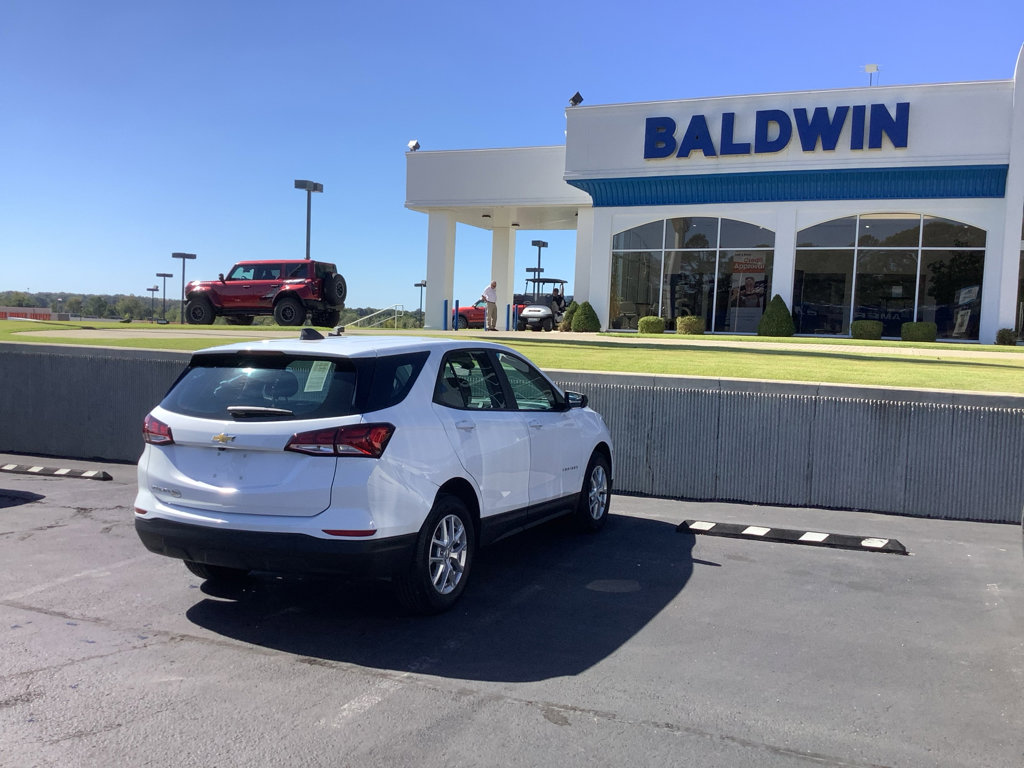 Used 2023 Chevrolet Equinox LS image 7