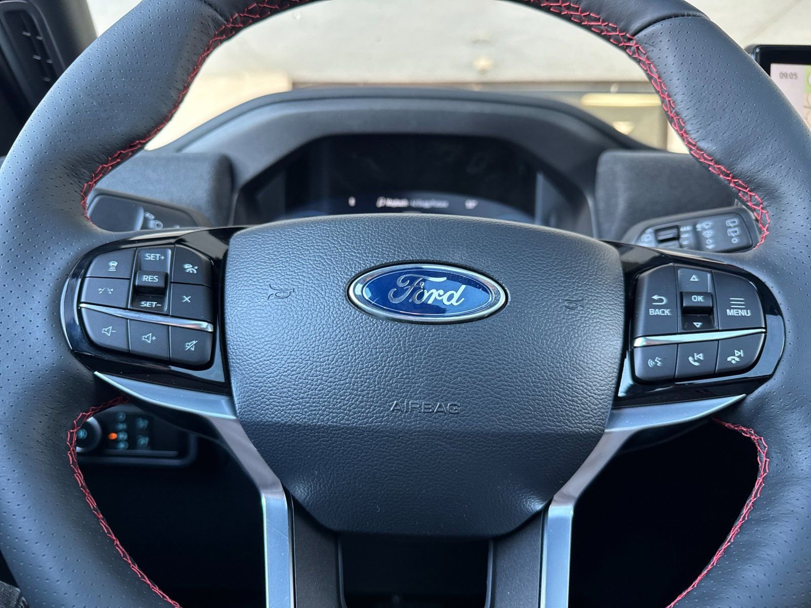 New 2026 Ford Explorer ST-Line w/ ST-Line Street Pack image 27