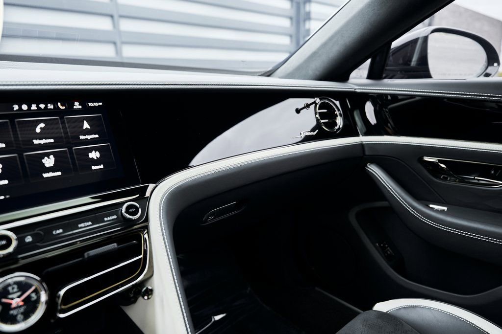 Used 2025 Bentley Flying Spur Plug-In Hybrid image 89