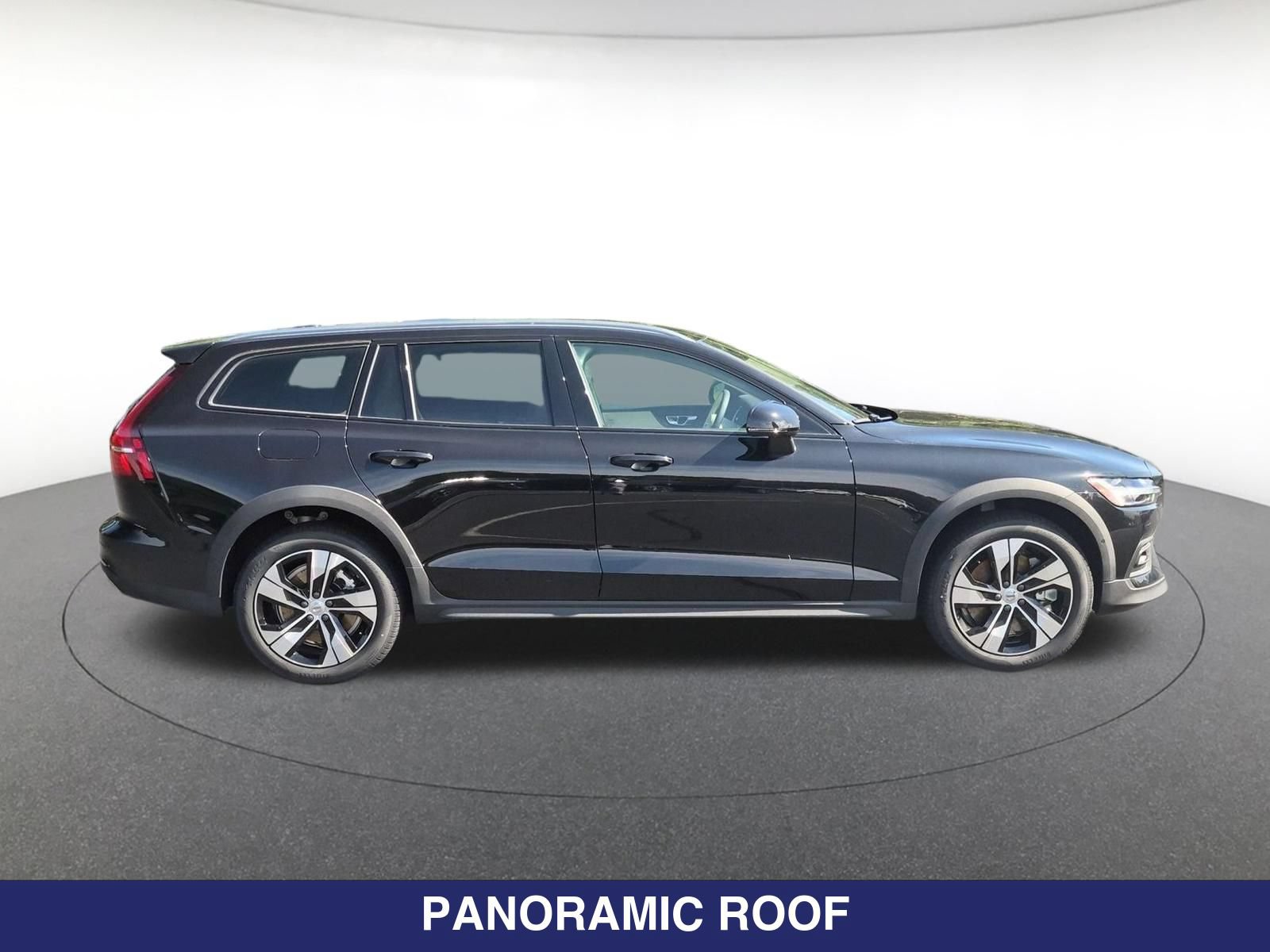 New 2026 Volvo V60 B5 Cross Country Plus w/ Climate Package AWD/4WD image 5
