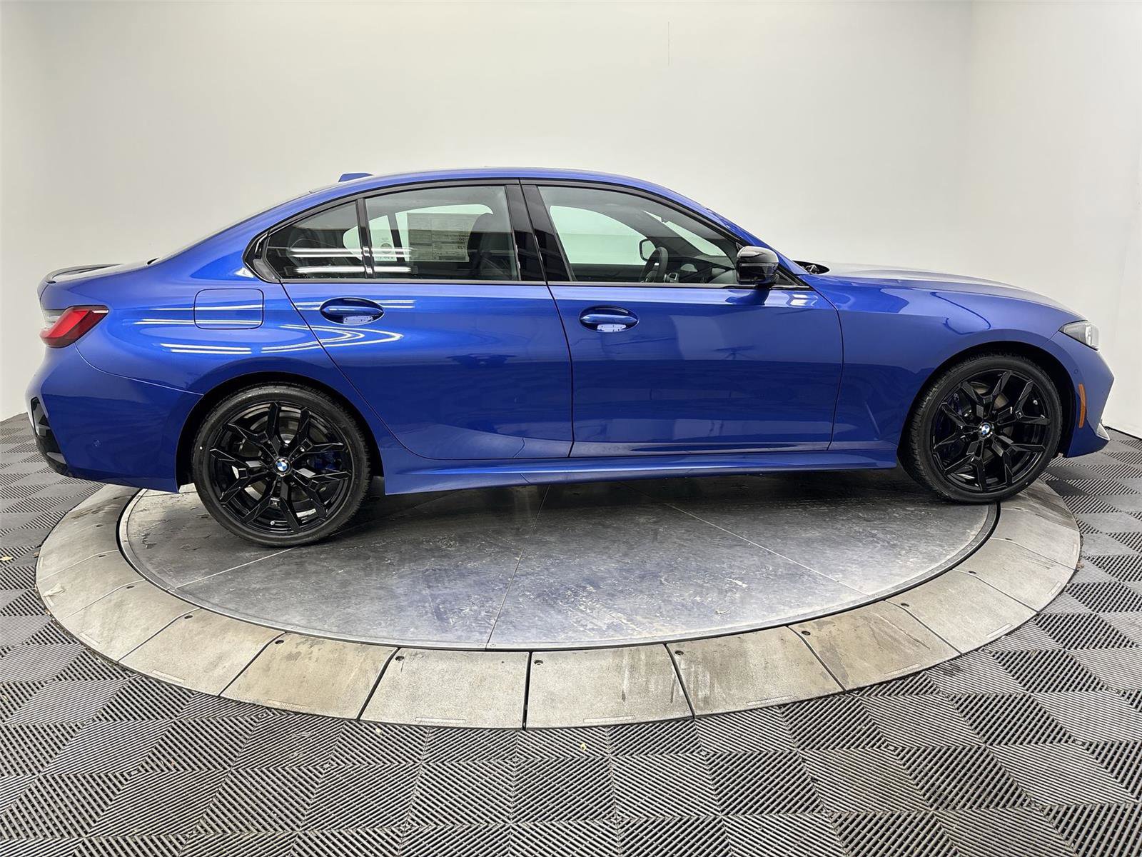 New 2026 BMW 330i xDrive Sedan w/ M Sport Package image 17