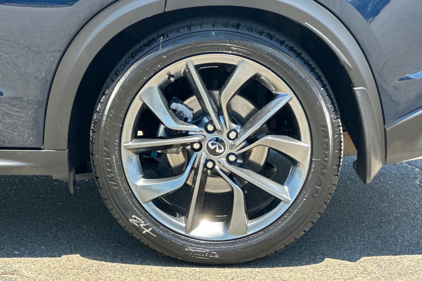 Used 2019 INFINITI QX50 Essential w/ Sensory Package AWD/4WD image 33