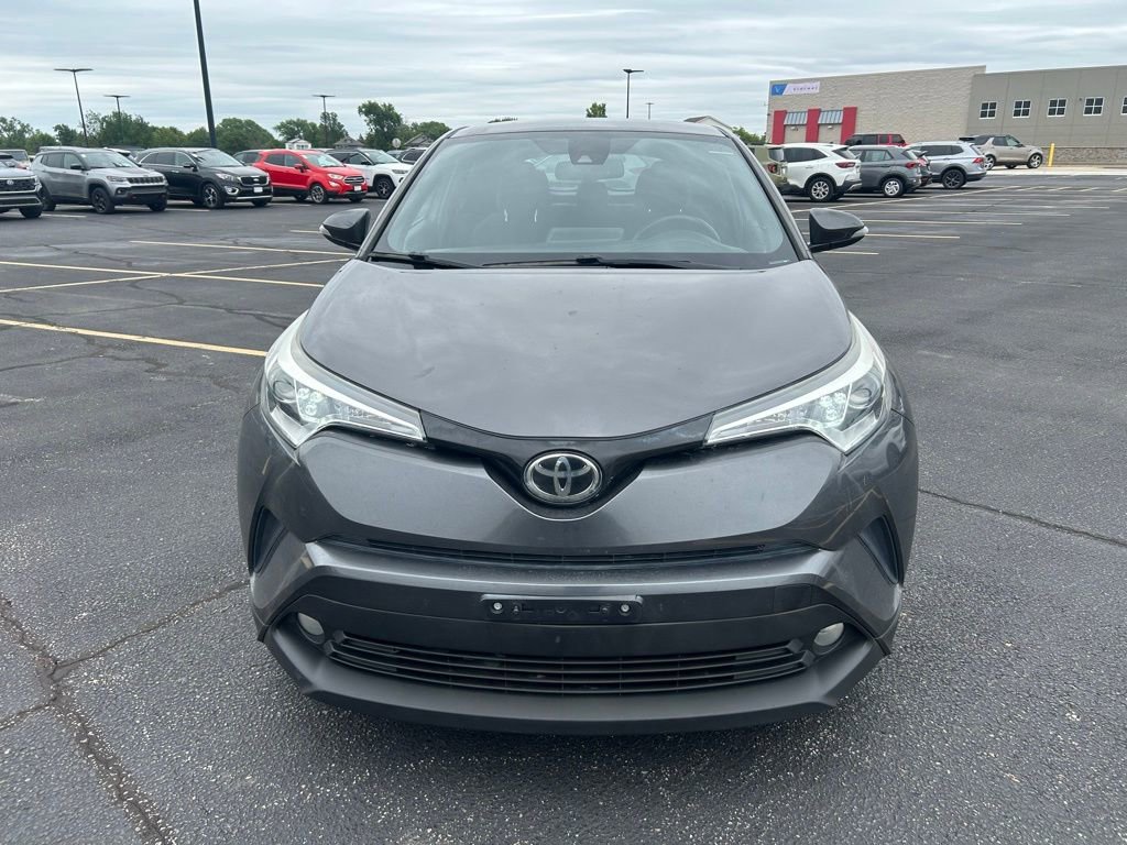 Used 2018 Toyota C-HR XLE FWD image 4
