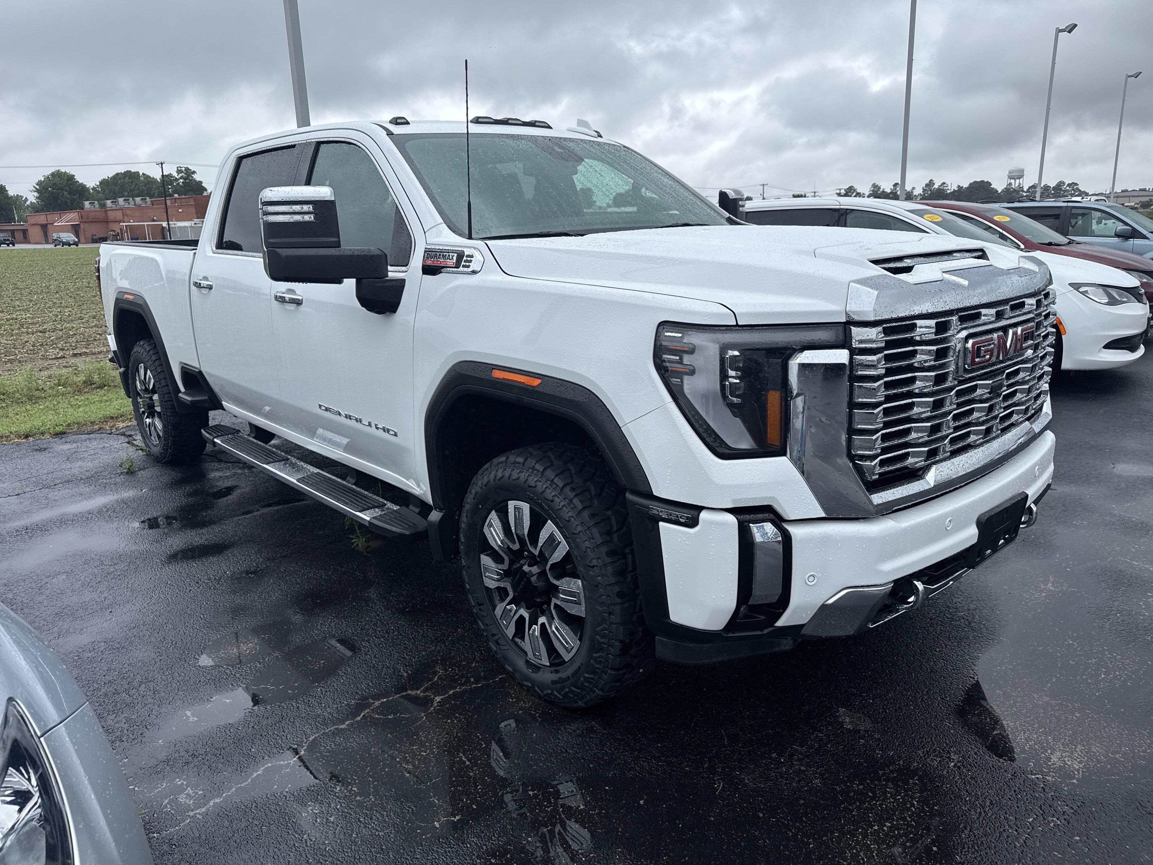 Used 2025 GMC Sierra 2500 Denali AWD/4WD image 5