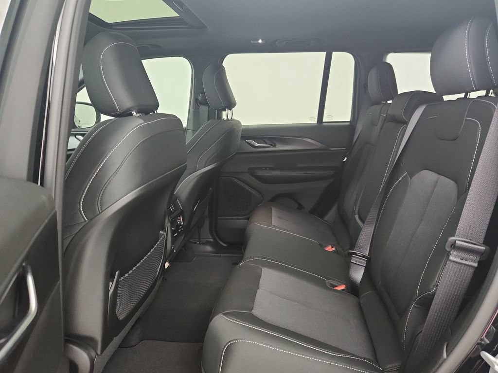 New 2026 Jeep Grand Cherokee Laredo X AWD/4WD image 31