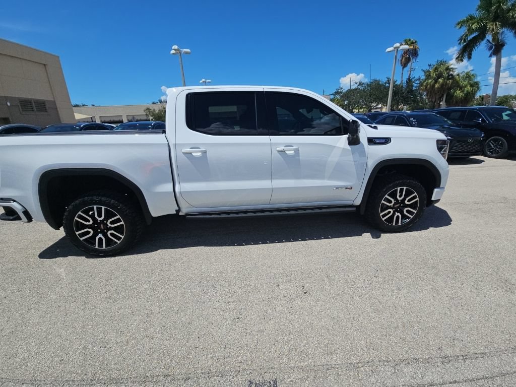 Used 2025 GMC Sierra 1500 AT4 w/ AT4 Premium Package AWD/4WD image 5