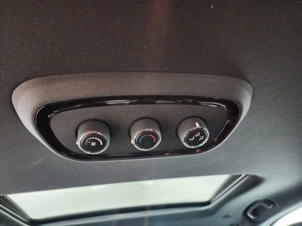 Used 2024 Dodge Durango GT image 30