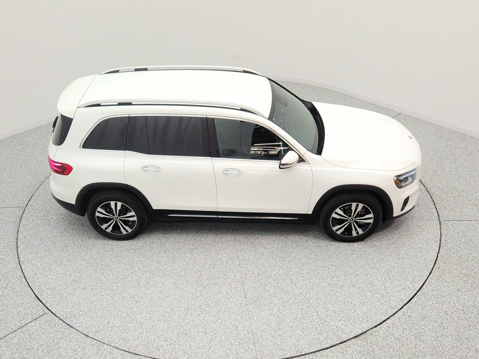 Used 2025 Mercedes-Benz GLB 250 image 25