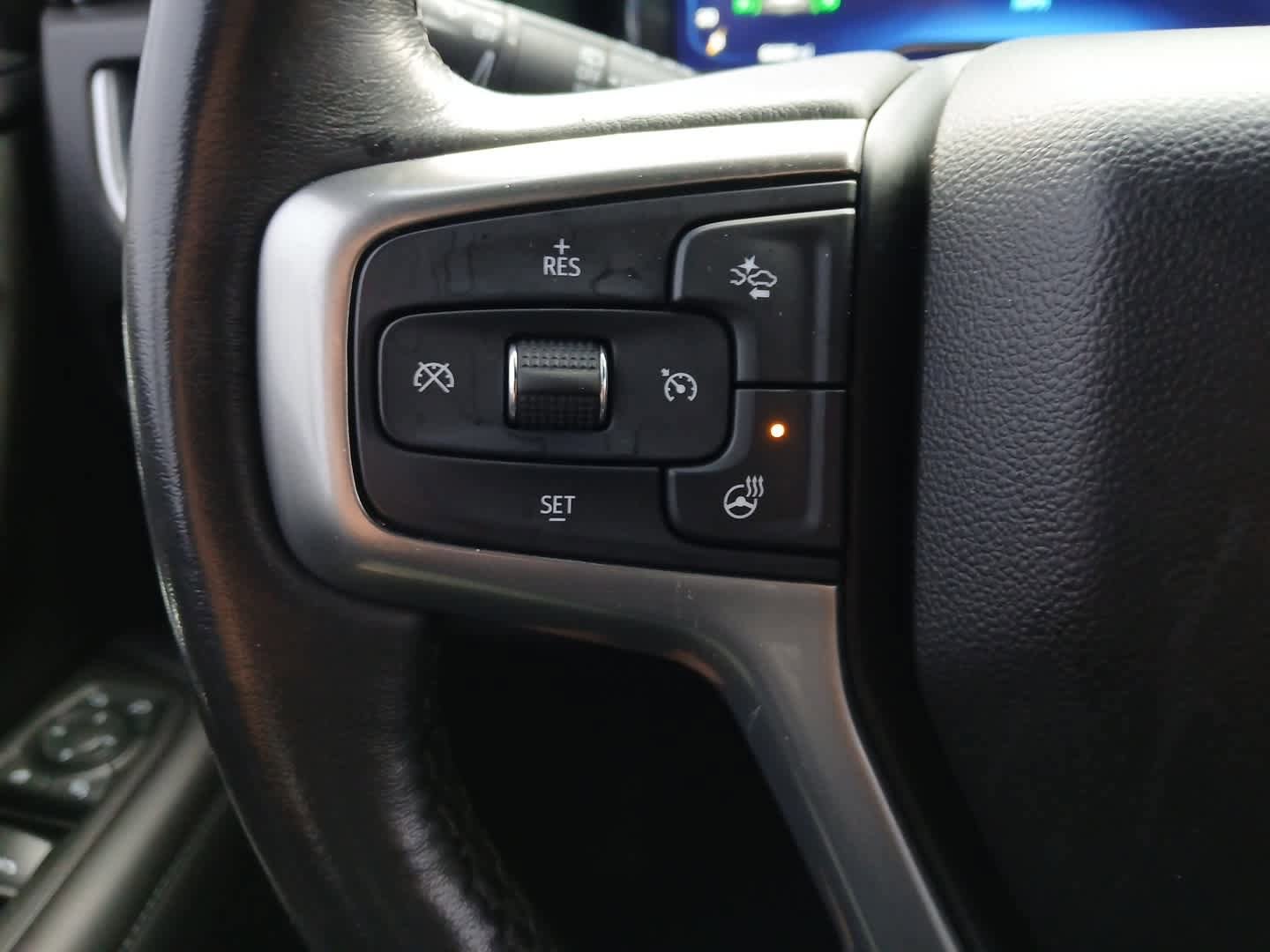 Used 2022 Chevrolet Suburban LT w/ Luxury Package RWD image 29