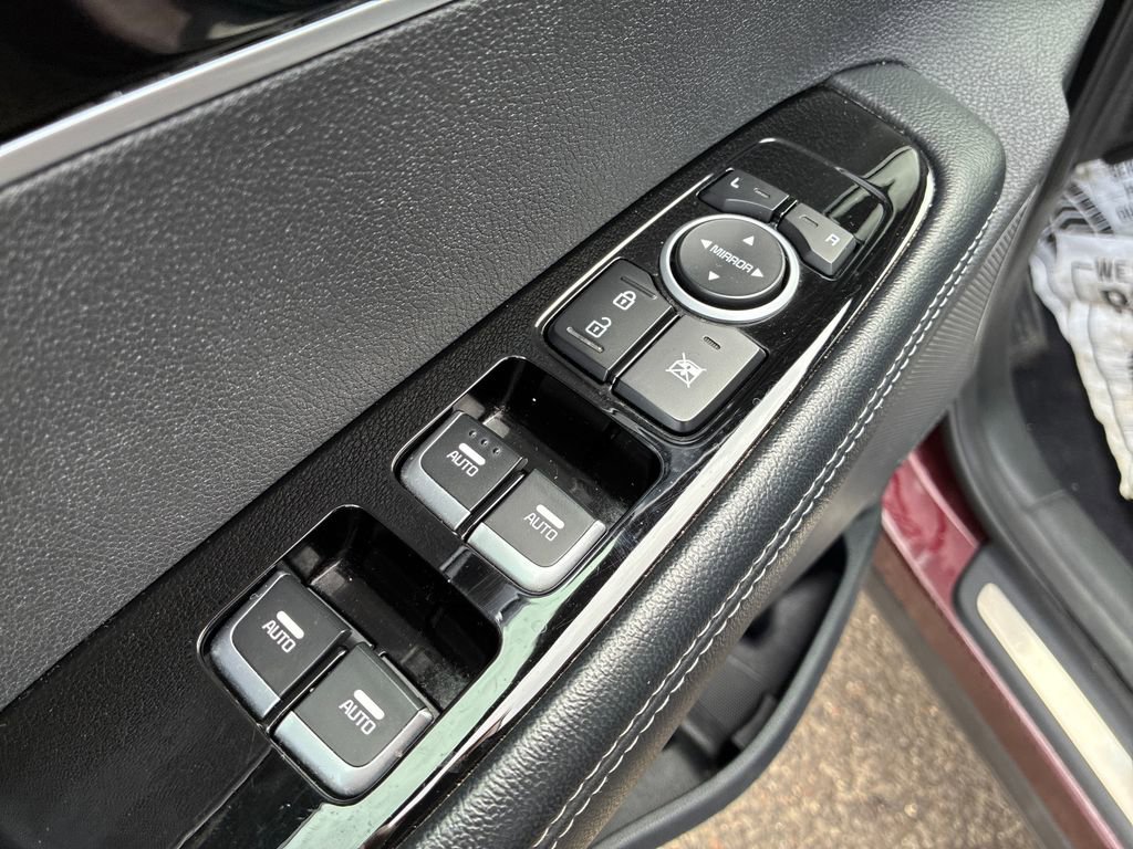 Used 2019 Kia Sorento SX image 12