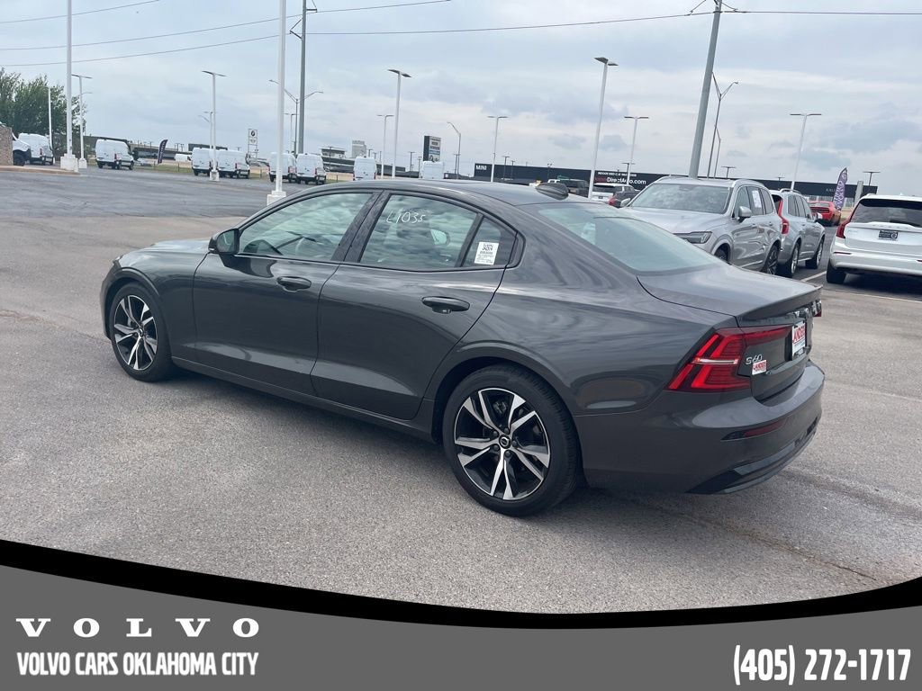 Used 2025 Volvo S60 B5 Core image 5