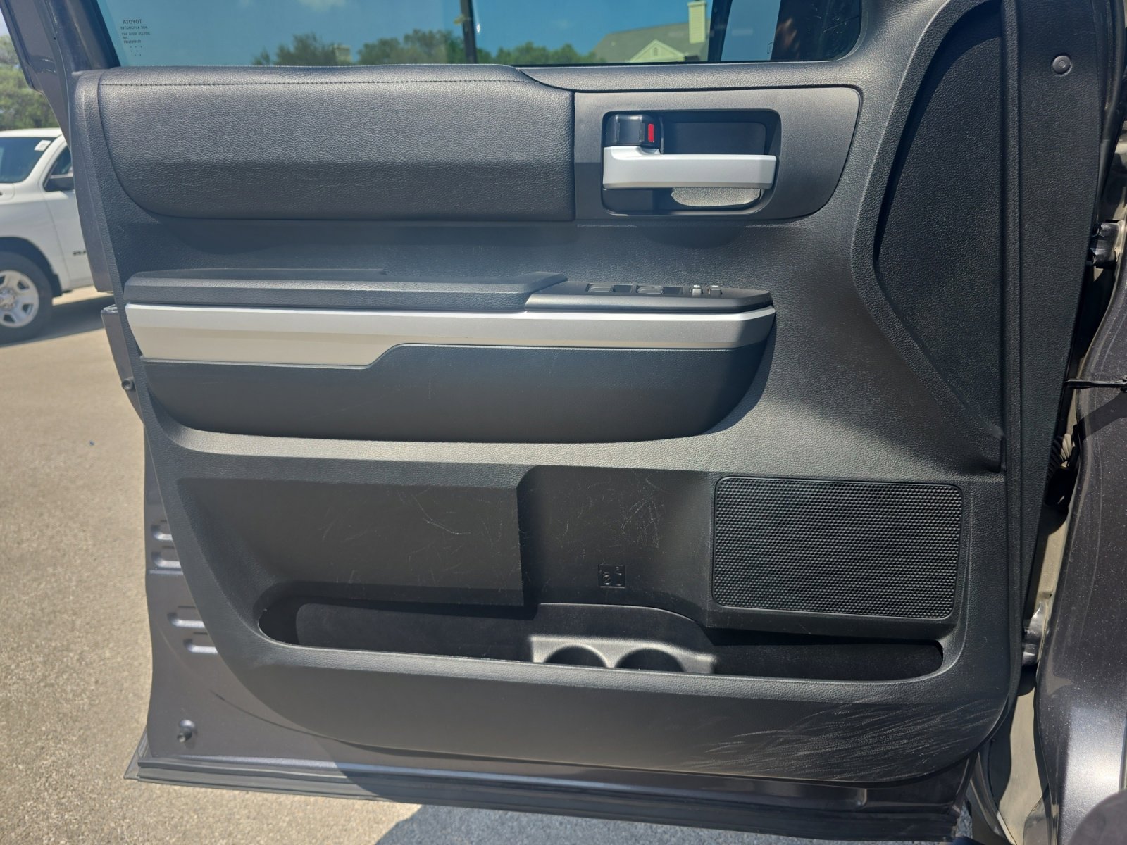 Used 2017 Toyota Tundra SR5 w/ SR5 Upgrade Package RWD image 26