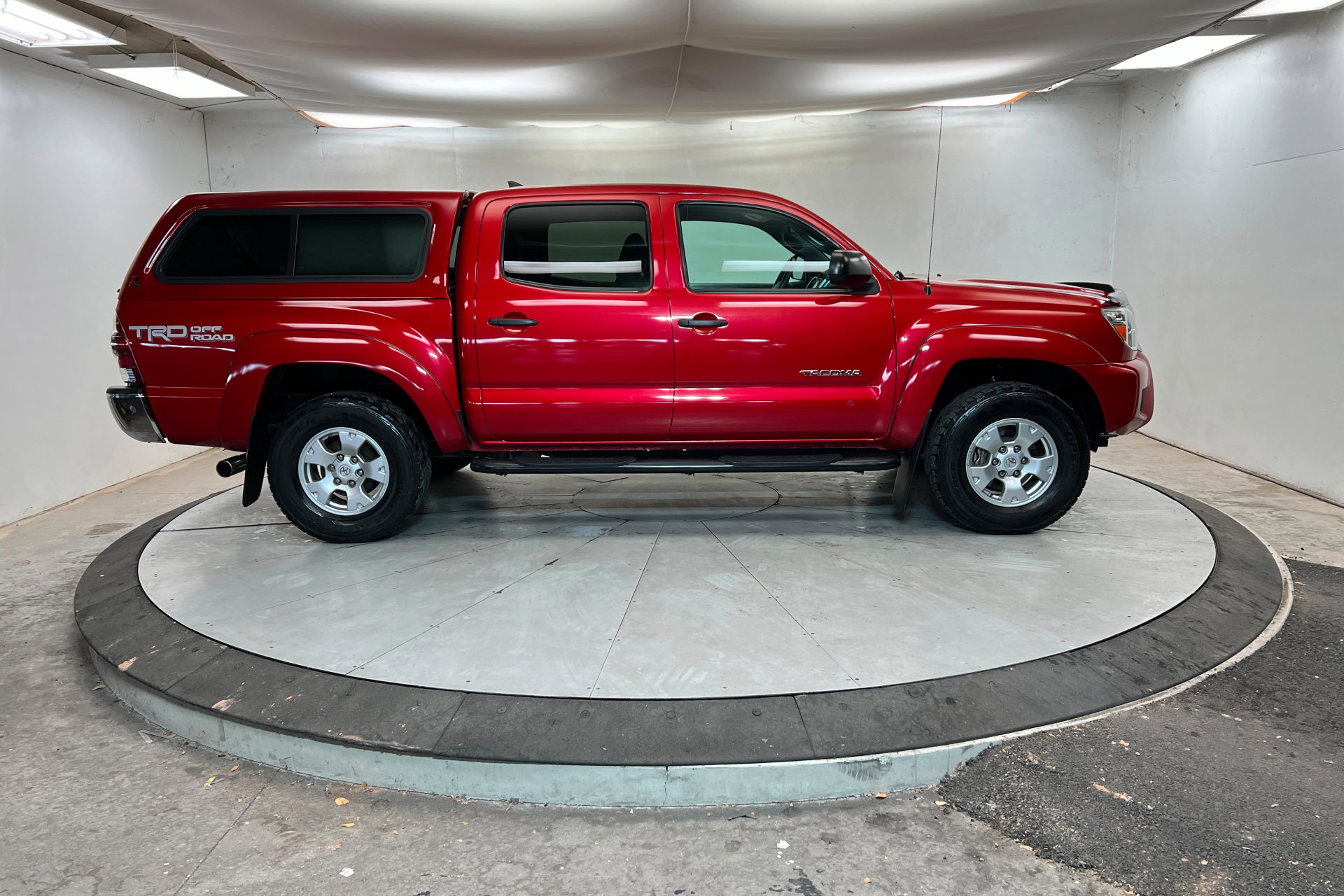 Used 2014 Toyota Tacoma w/ TRD Off-Road Package image 6