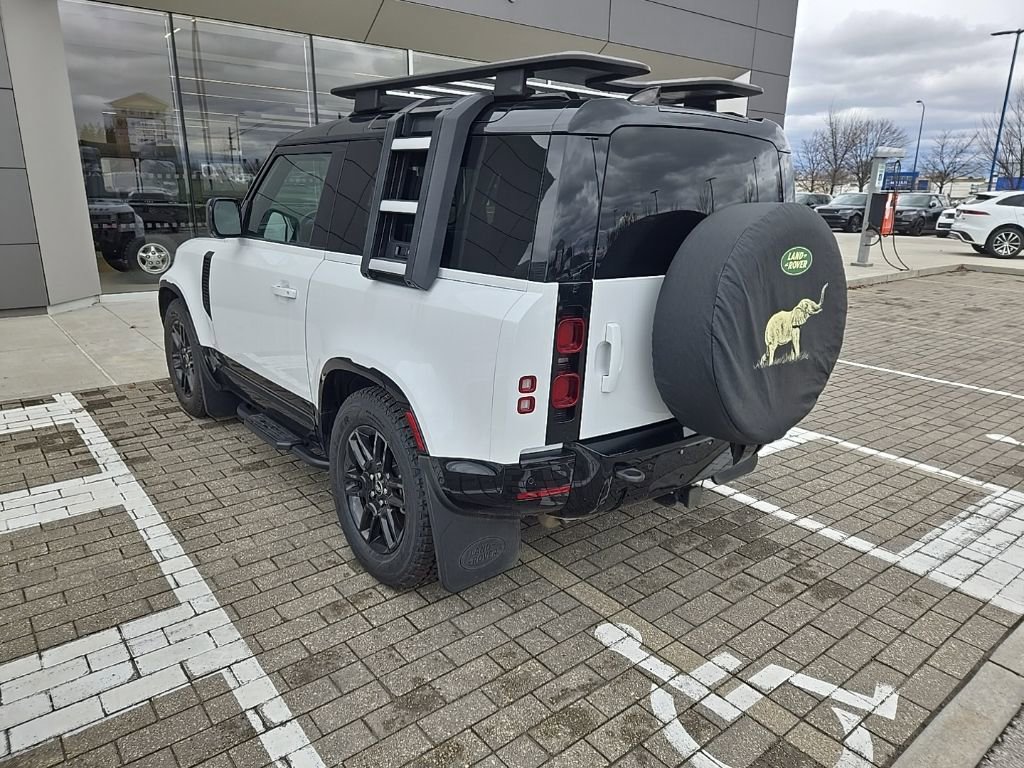 Used 2023 Land Rover Defender 90 X-Dynamic SE image 7