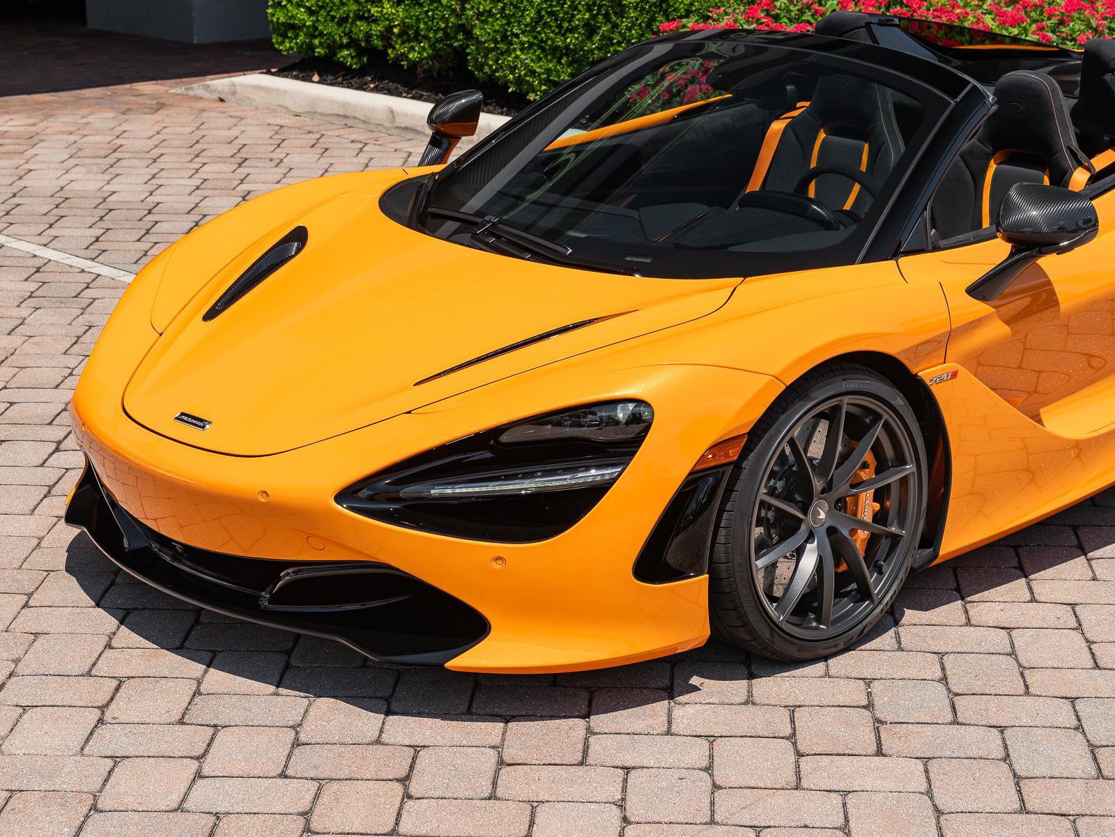 Used 2022 McLaren 720S Performance RWD image 25