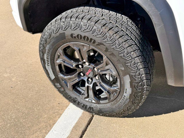 Certified 2025 GMC Canyon Elevation w/ Convenience Package image 10