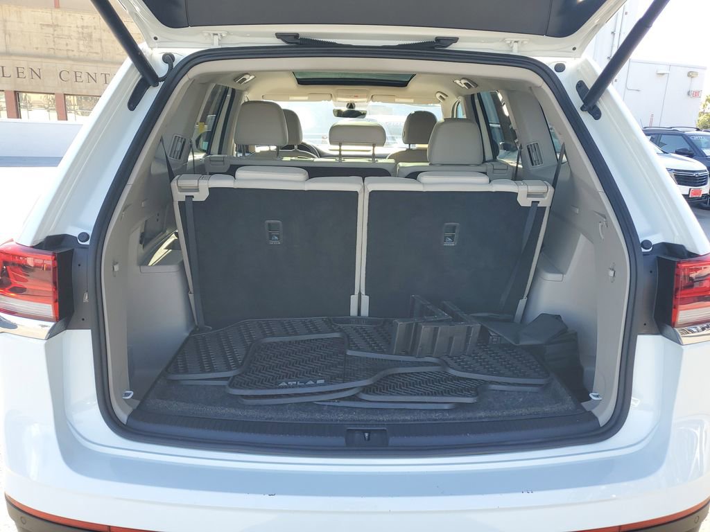 Used 2023 Volkswagen Atlas SE w/ Panoramic Sunroof Package image 9