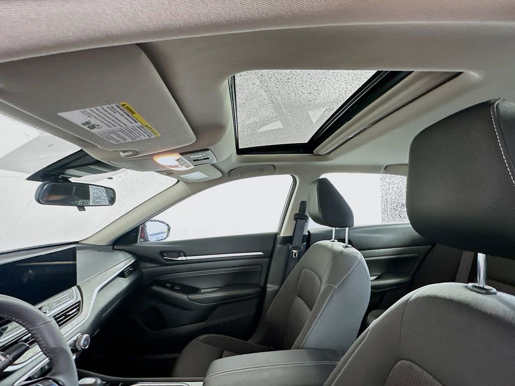 Used 2023 Nissan Altima 2.5 SV w/ SV Premium Package image 22