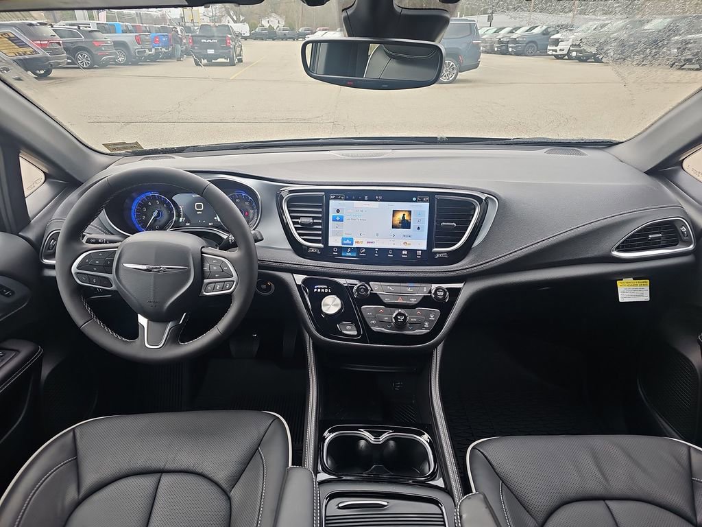 New 2026 Chrysler Pacifica Limited image 13