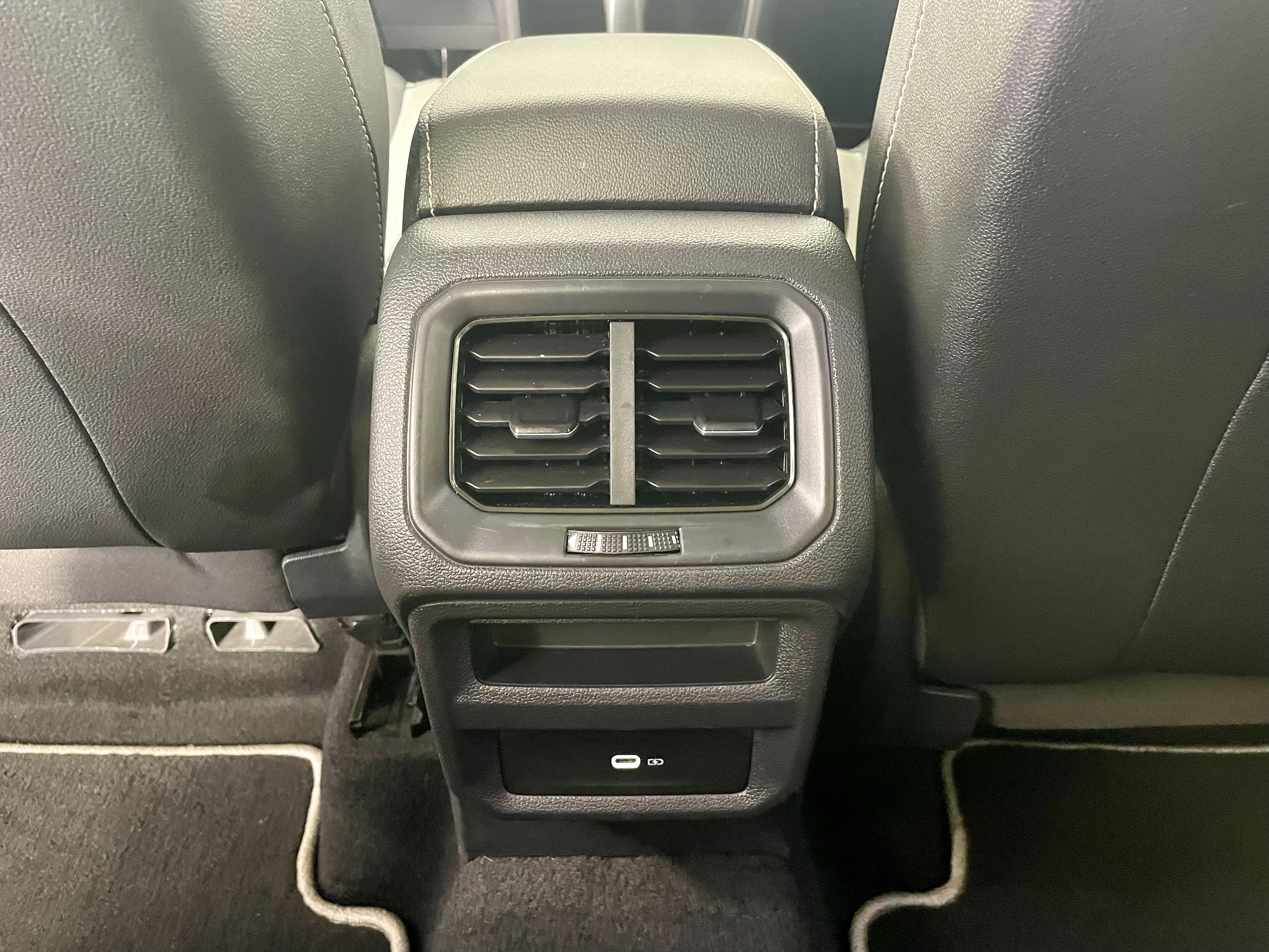 Used 2023 Volkswagen Taos SEL image 23