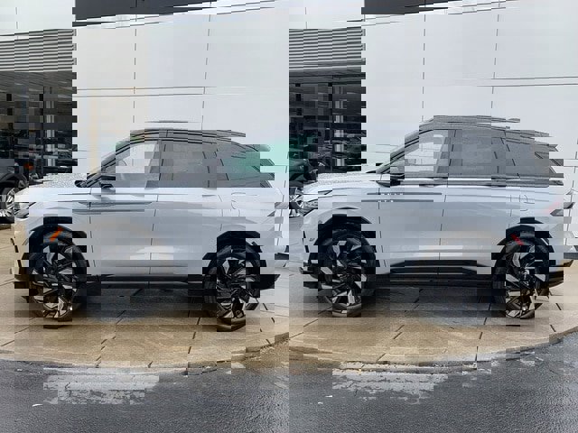 New 2026 Lincoln Nautilus Reserve w/ Jet Appearance Package image 9